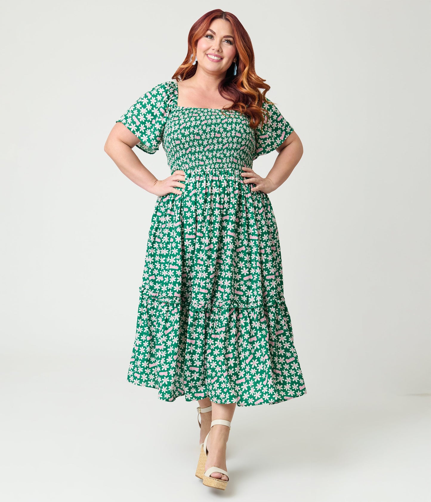 Barbie™ x Unique Vintage Plus Size Green Ditzy Daisy Smocked Midi Dress