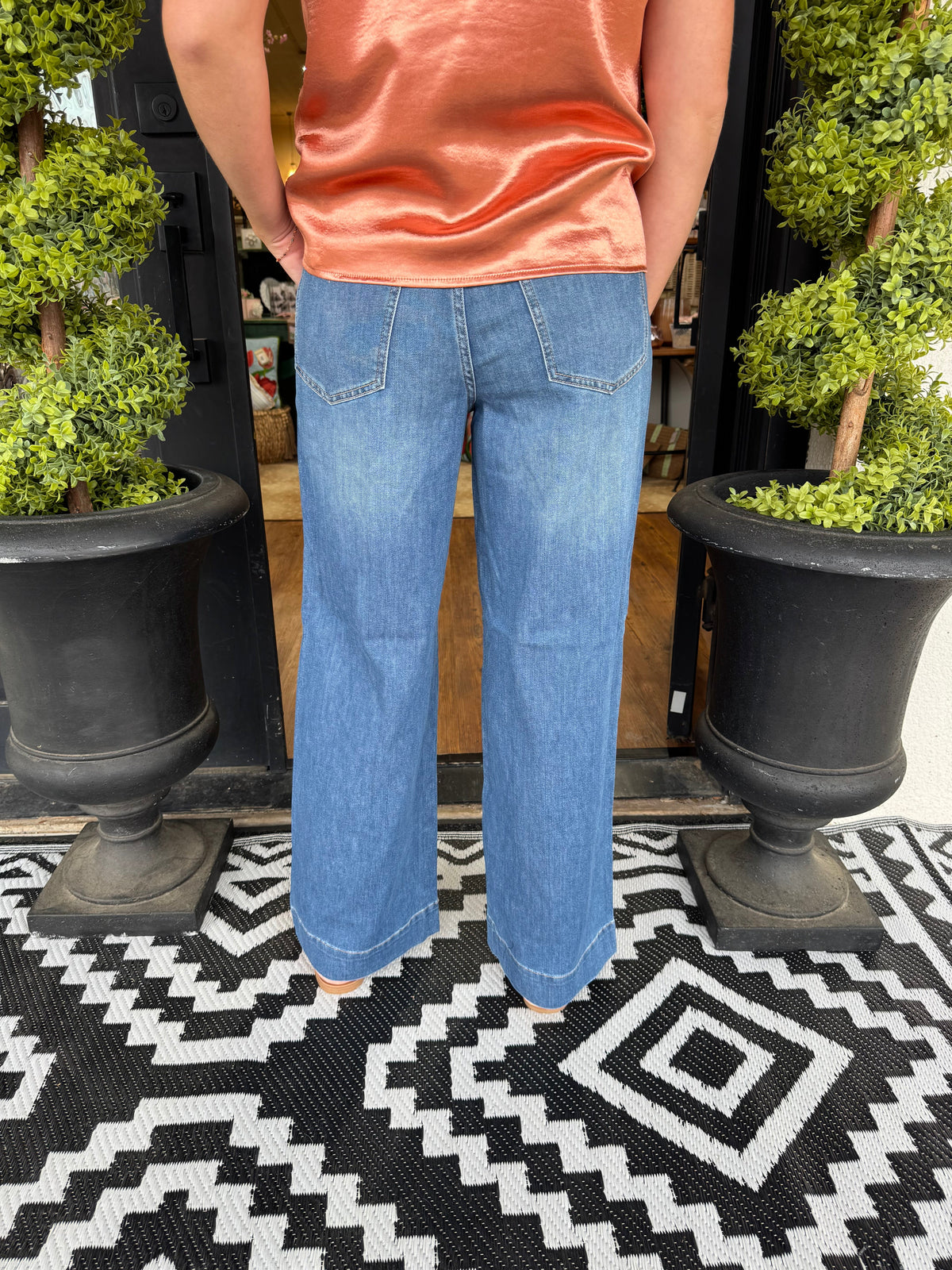 Liverpool Patch Pocket Wide Leg Jean 31”