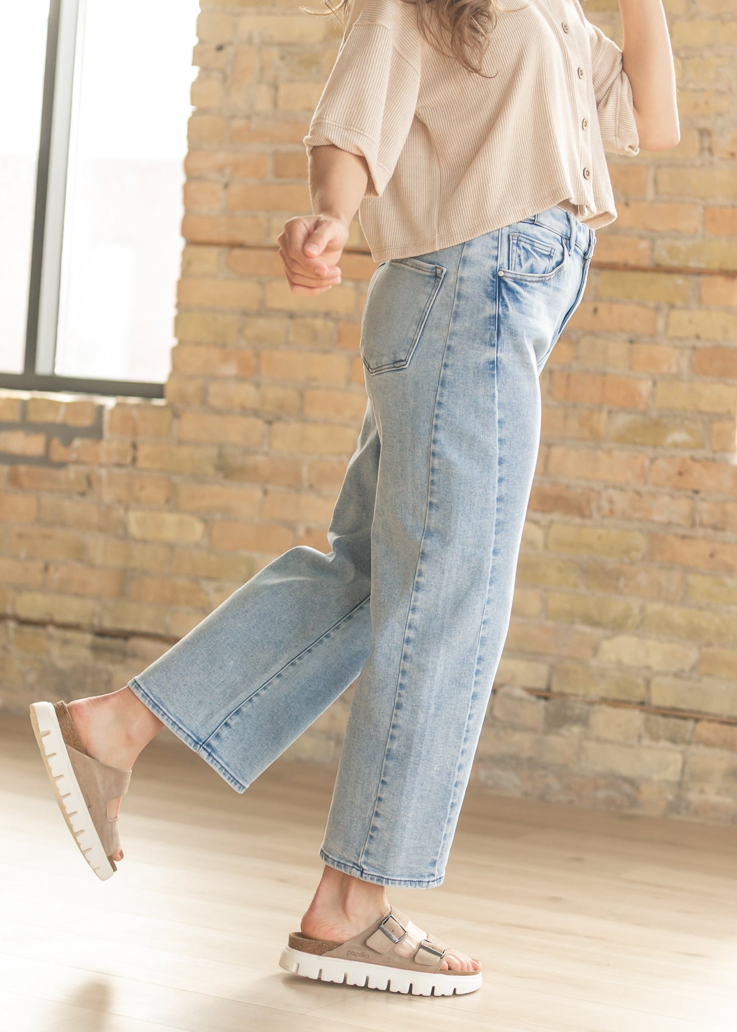 Cropped High Rise Barrel Jeans