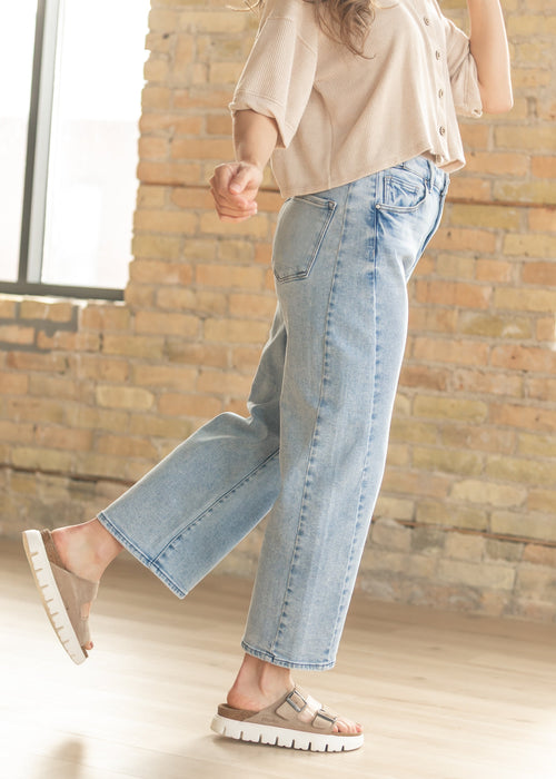 Cropped High Rise Barrel Jeans