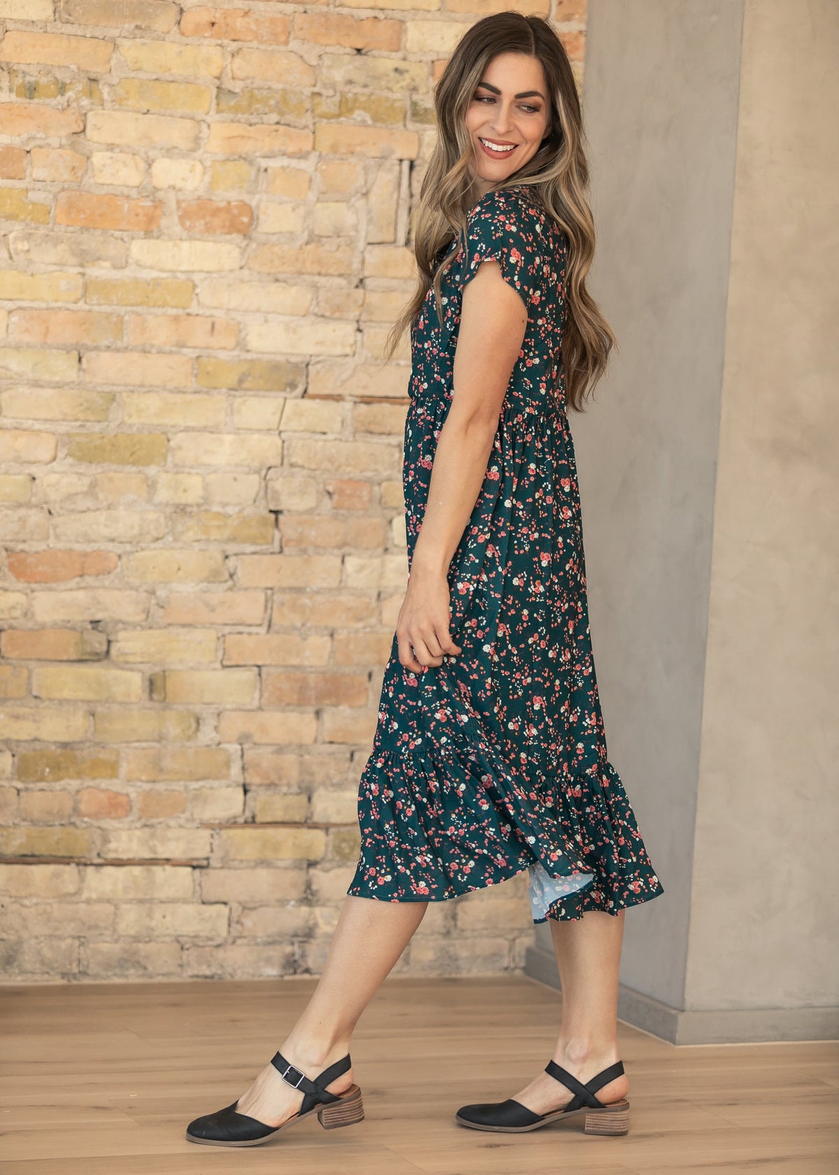 Jaydrien Green Floral Short Sleeve Midi Dress
