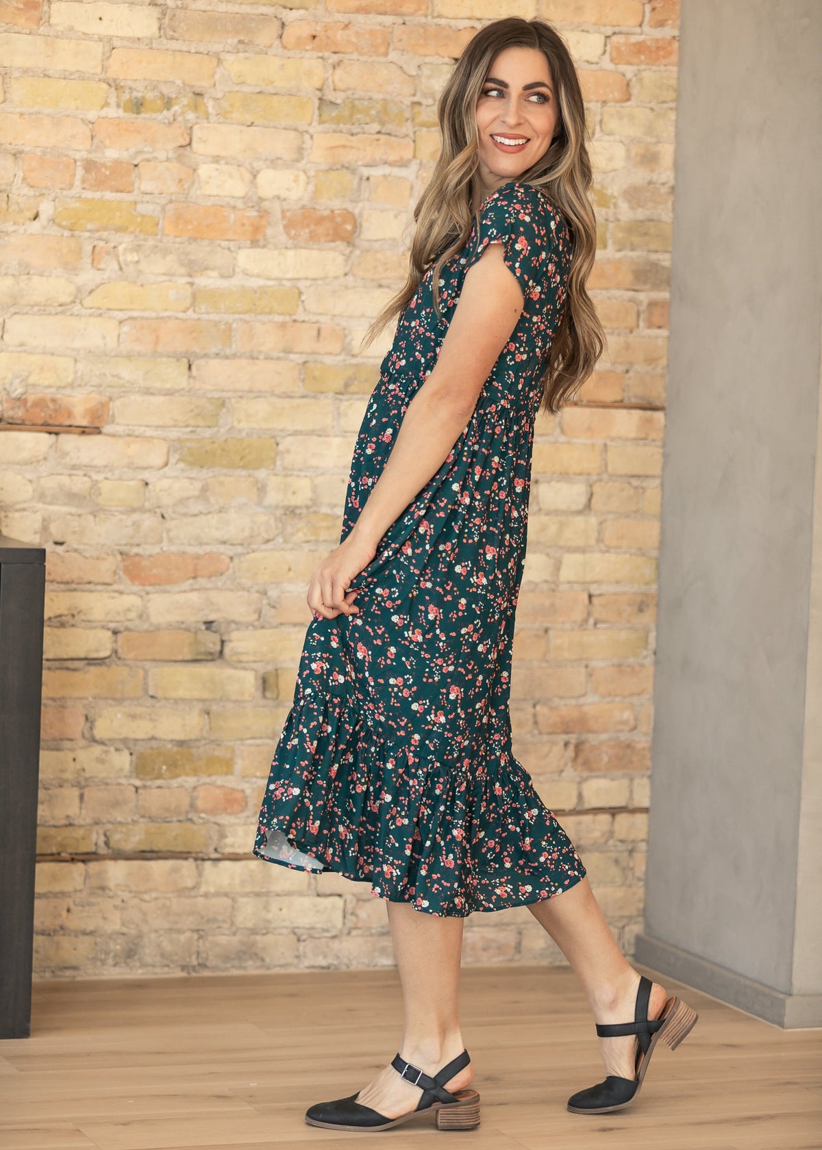 Jaydrien Green Floral Short Sleeve Midi Dress