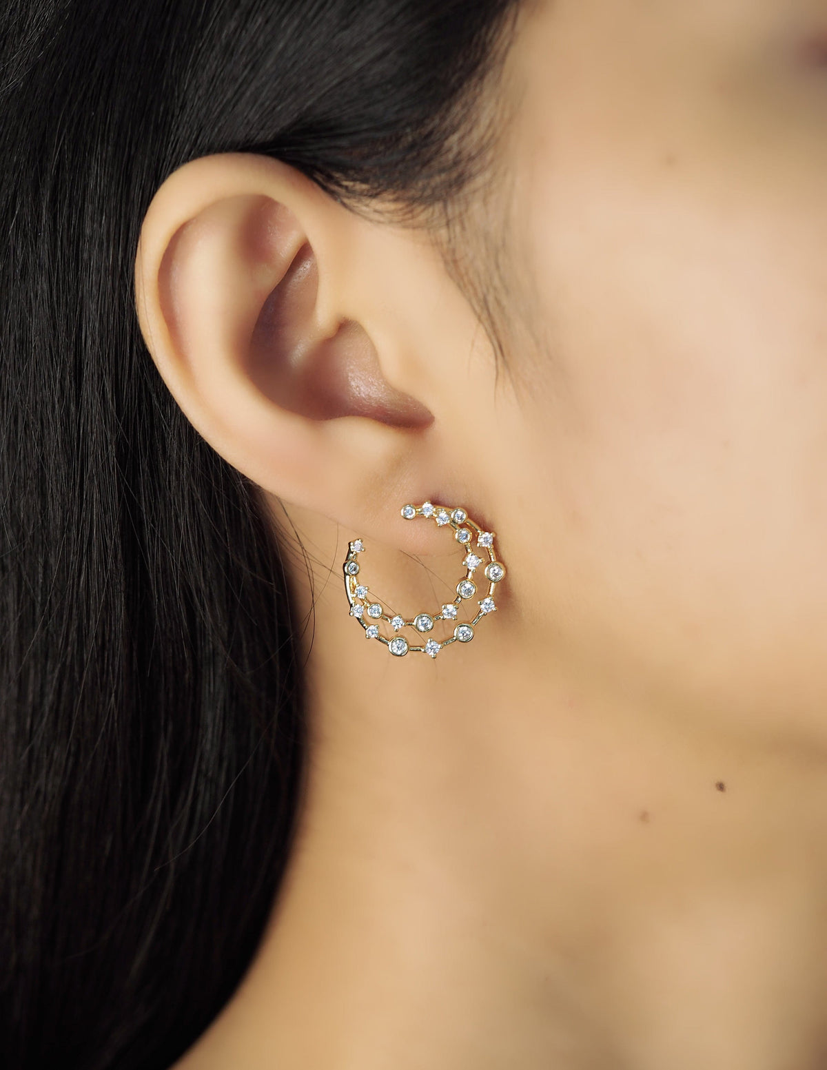 Double Row Cz Front Facing Hoop